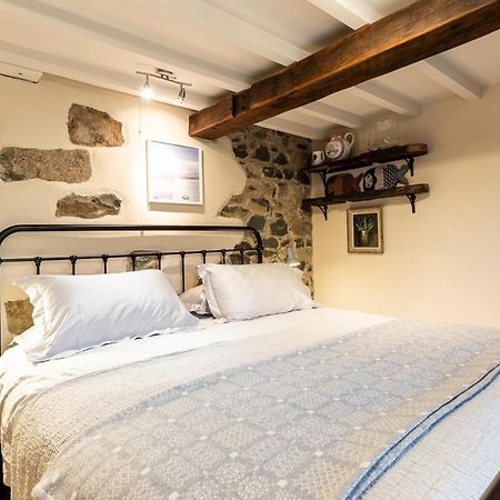 Bwthyn Capten - A Charming Cottage For Up To 6 Newport  Eksteriør bilde