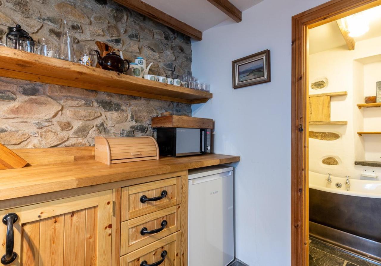 Bwthyn Capten - A Charming Cottage For Up To 6 Newport  Eksteriør bilde
