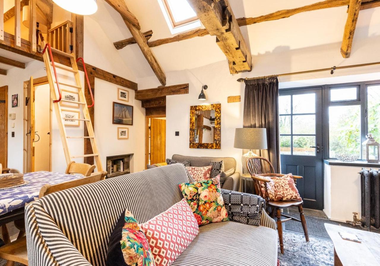 Bwthyn Capten - A Charming Cottage For Up To 6 Newport  Eksteriør bilde