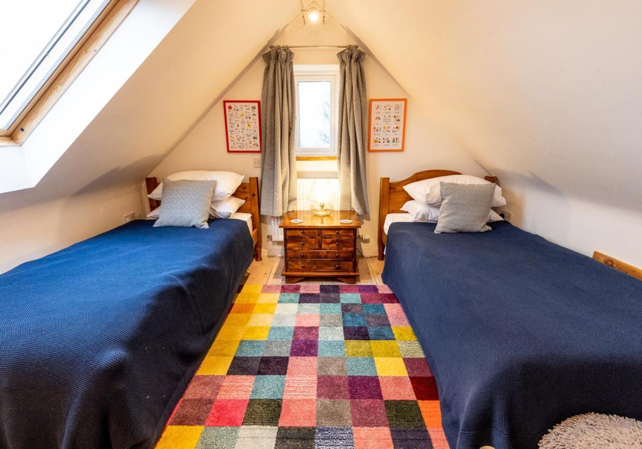 Bwthyn Capten - A Charming Cottage For Up To 6 Newport  Eksteriør bilde