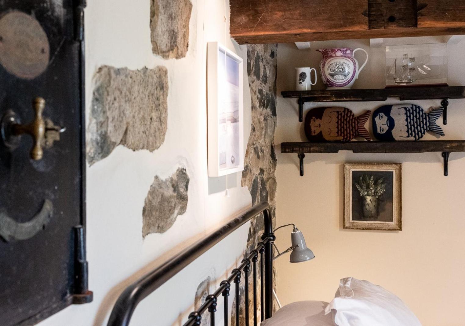 Bwthyn Capten - A Charming Cottage For Up To 6 Newport  Eksteriør bilde