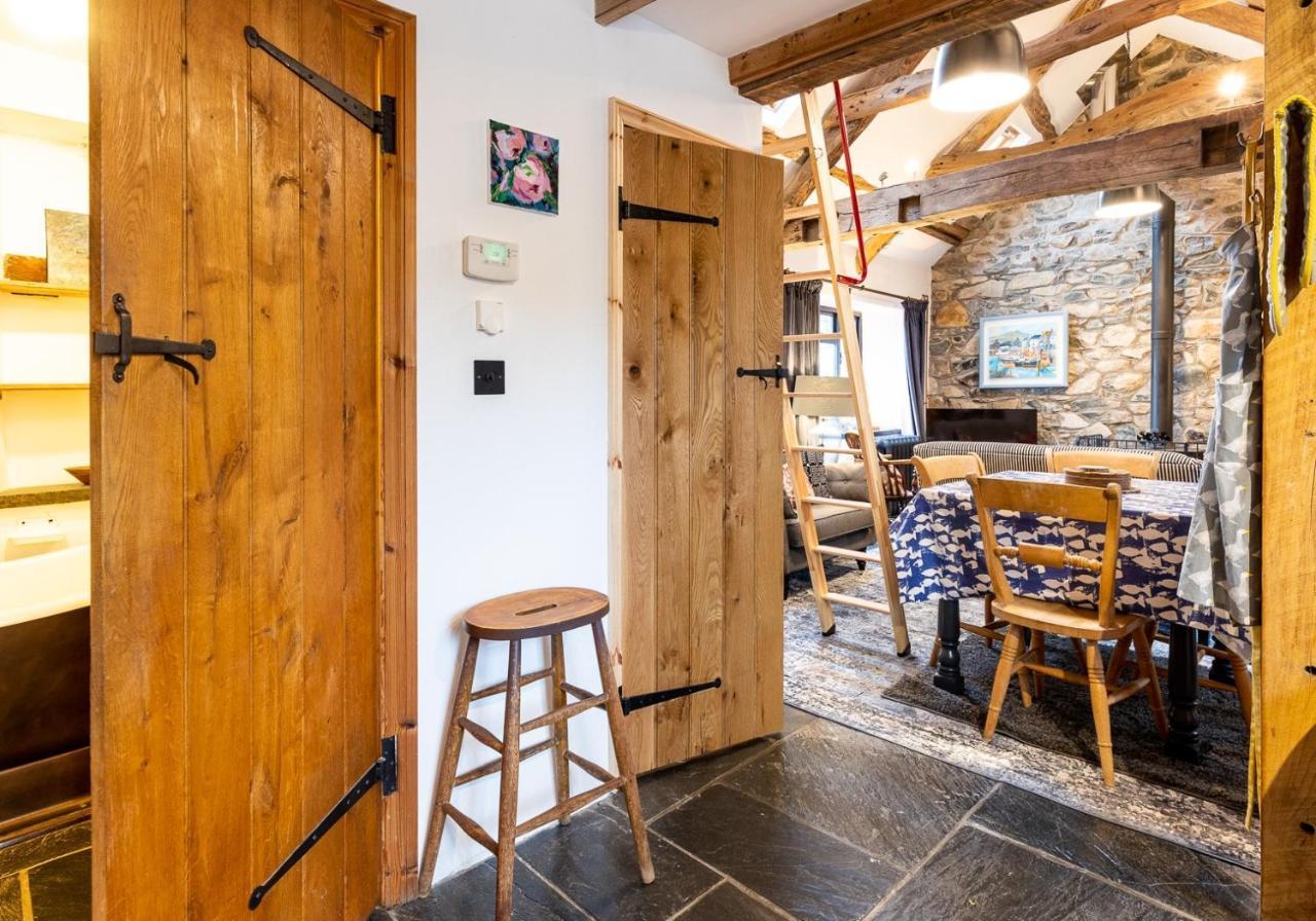 Bwthyn Capten - A Charming Cottage For Up To 6 Newport  Eksteriør bilde