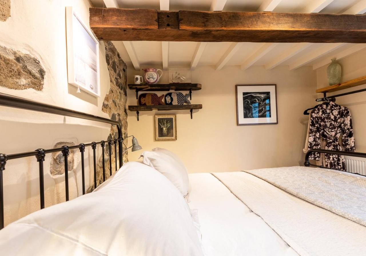 Bwthyn Capten - A Charming Cottage For Up To 6 Newport  Eksteriør bilde